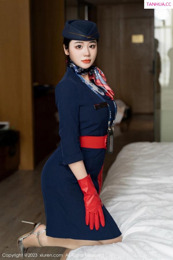   [XiuRen]高清写真图 2023.05.24 No.6790 汐汐爱吃草莓 制服美臀第8张图片